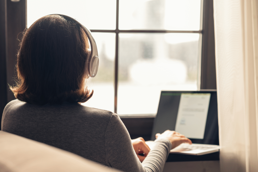 Lone working in the UK: Legal duties and key risks for HR - Wollens Solicitors Devon