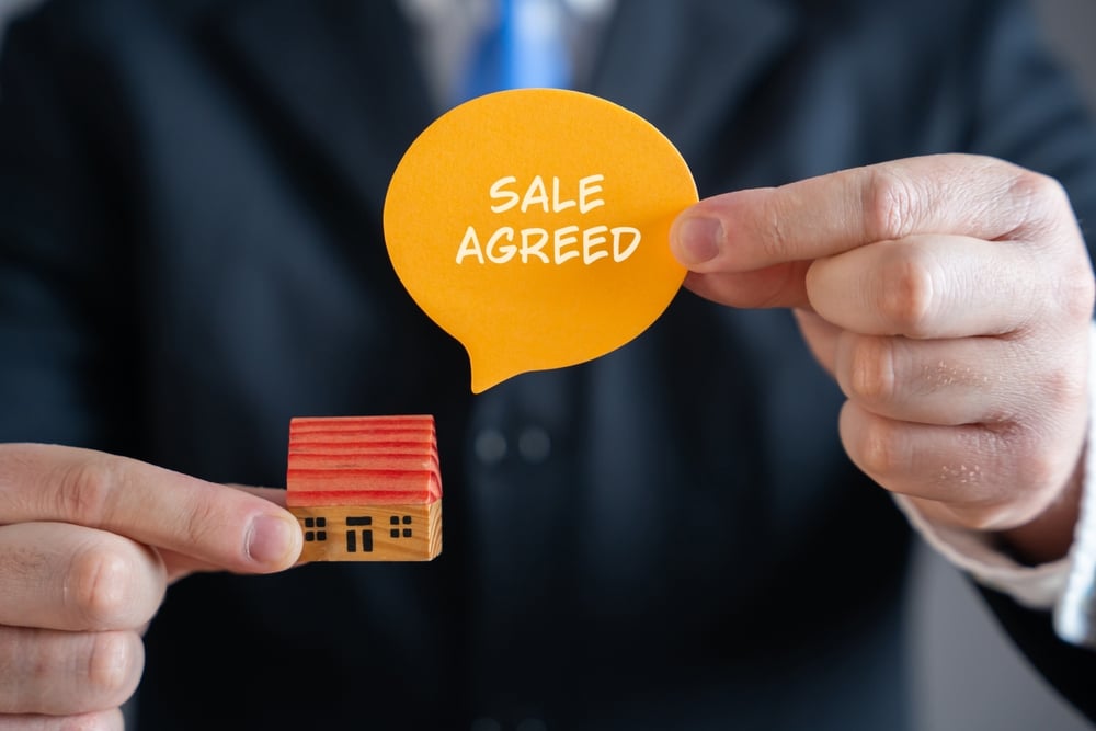 Exchange of Contracts vs Completion: What’s the Legal Difference? - Wollens Solicitors Devon